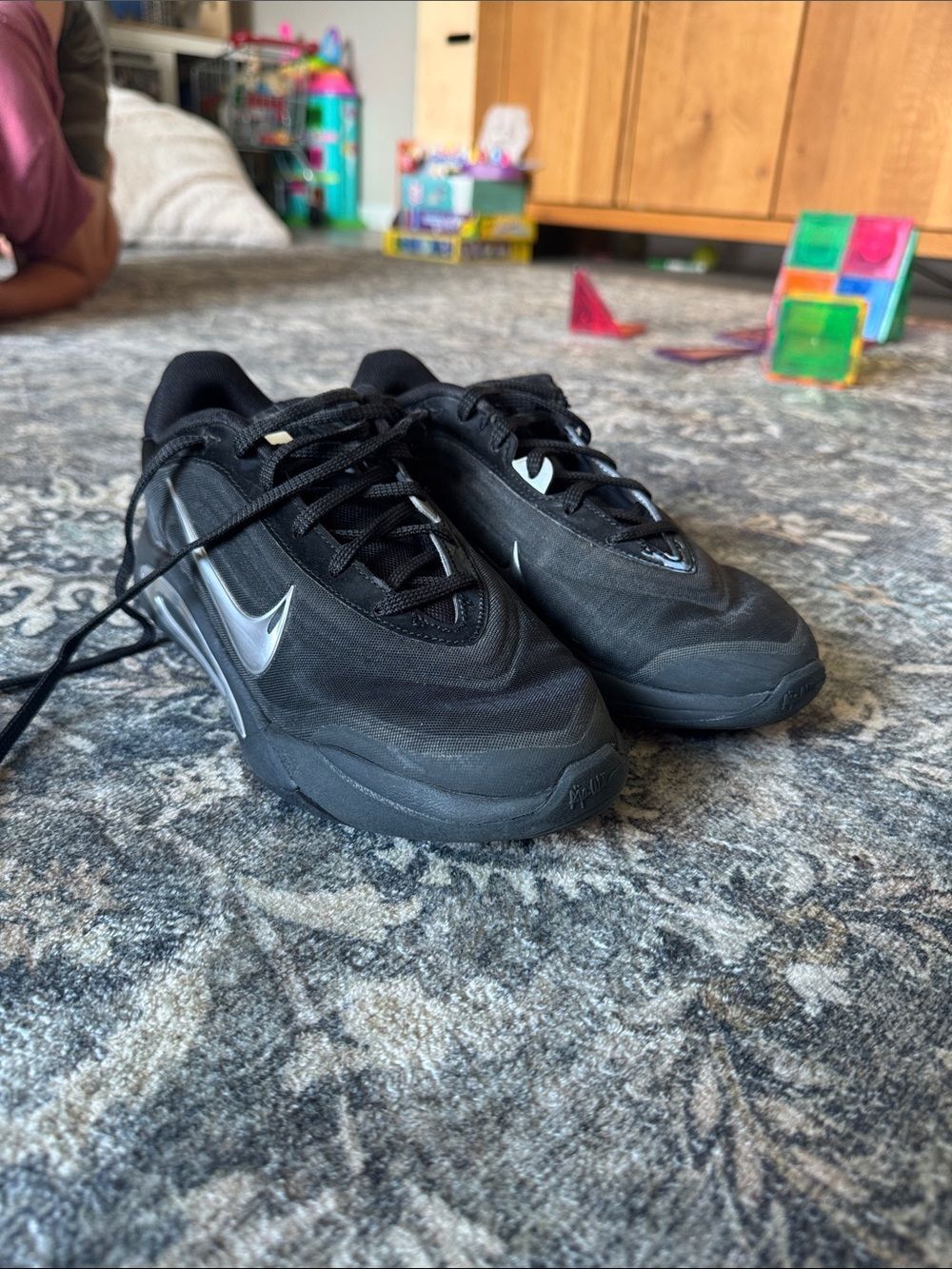 Nike Kids Black Low-Top Basketball Sneakers